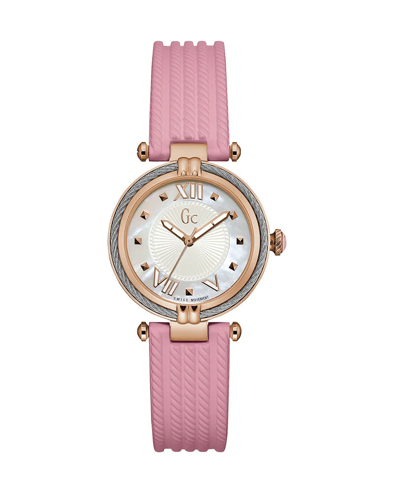 ساعة Guess Collection Cable Chic النسائية، سوار سيليكون وردي، مينا من عرق اللؤلؤ، كوارتز - Y18011L1