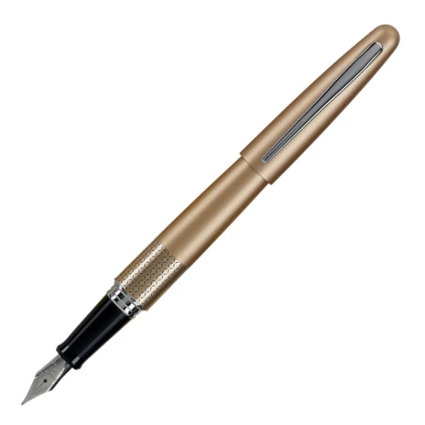 MR 01 Golden ZigZag – Luxury Fountain Pen