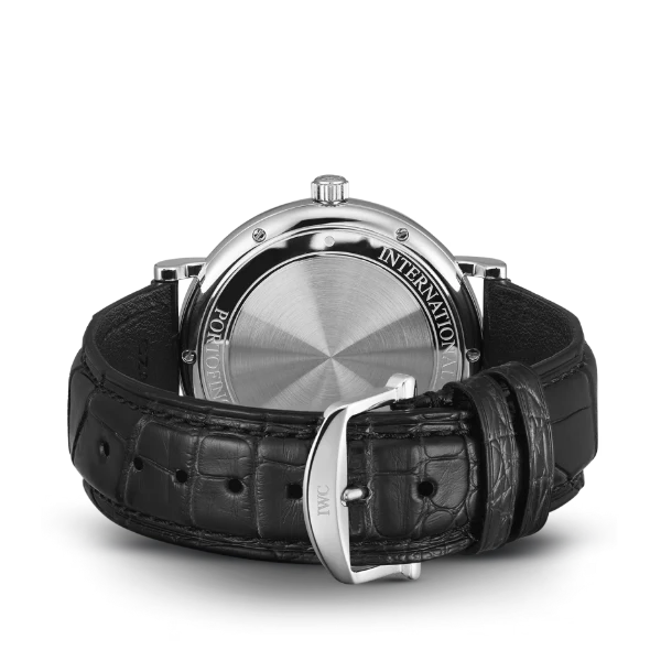 ساعة IWC Portofino أوتوماتيكية للرجال، بسوار جلدي أسود ومينا أزرق - IW356523